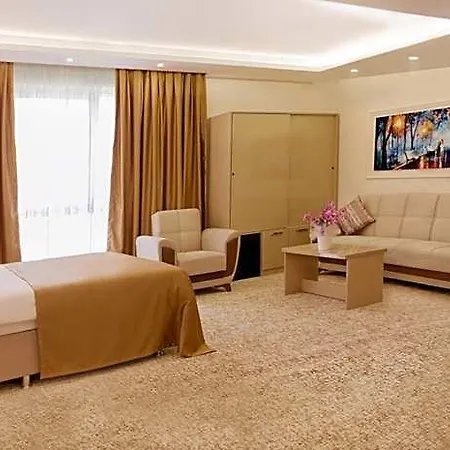 Goldhan Hotel 4*