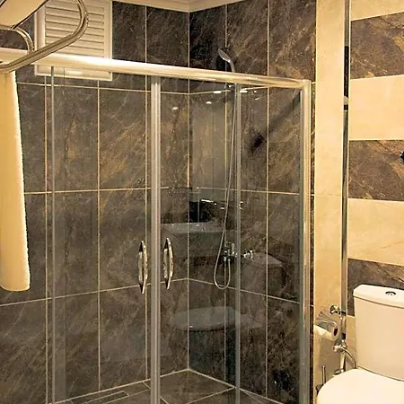 Hotel Goldhan 4*